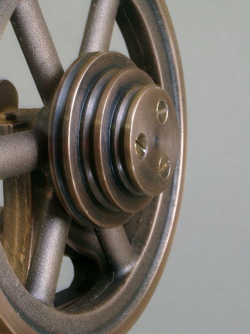 Antrieb und Schnurrollen des Heinrici-Heißluftmotors